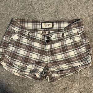 Abercrombie & Fitch Stretch Plaid Cotton Shorts (Size: 2)